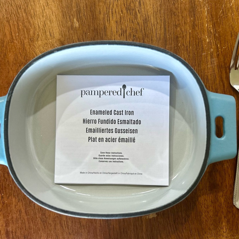 Pampered Chef Light Blue Enameled Cast Iron Casserole ** Limited Edition ** - Picture 4 of 5